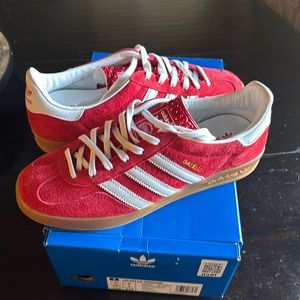 Adidas Gazelles Scarlet NIB